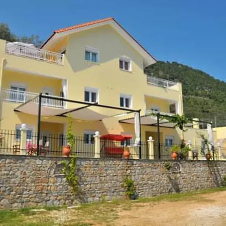 Nestor Chrisi Ammoudia