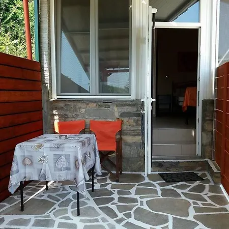 Nestor Apartment *