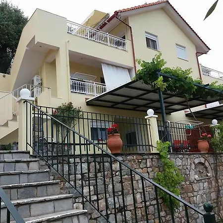 Nestor Chrisi Ammoudia