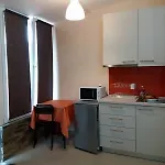 Nestor 크리시 아모우디아