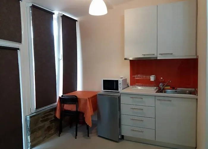 Nestor 크리시 아모우디아